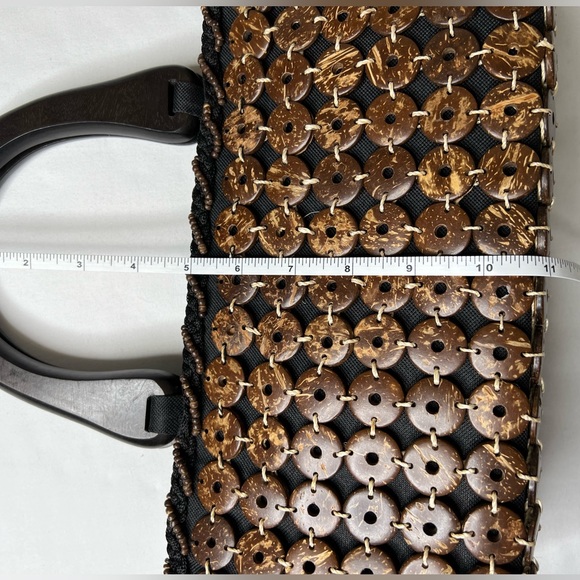 Handmade Coconut shell bag - Picture 4 of 9